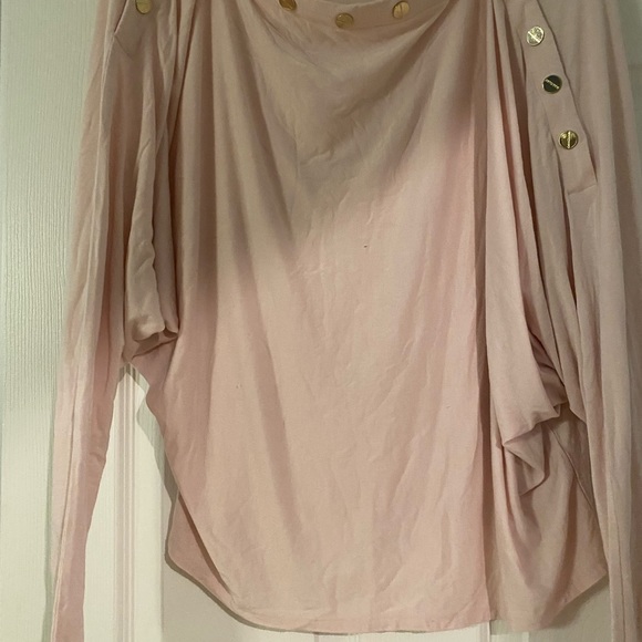 Like new, beautiful pink top with gold buttons in large - Picture 1 of 2